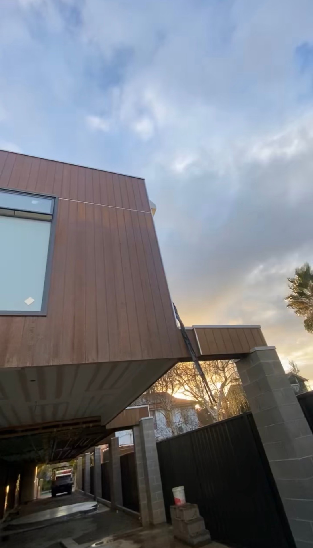 Multiple Townhouses Ormond cladding project - image 4